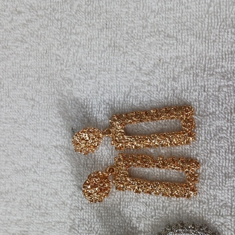 WOMEN'S Geometric Chunky Drop Silver and Gold Earring Set. Set of 2. - Picture 4 of 12